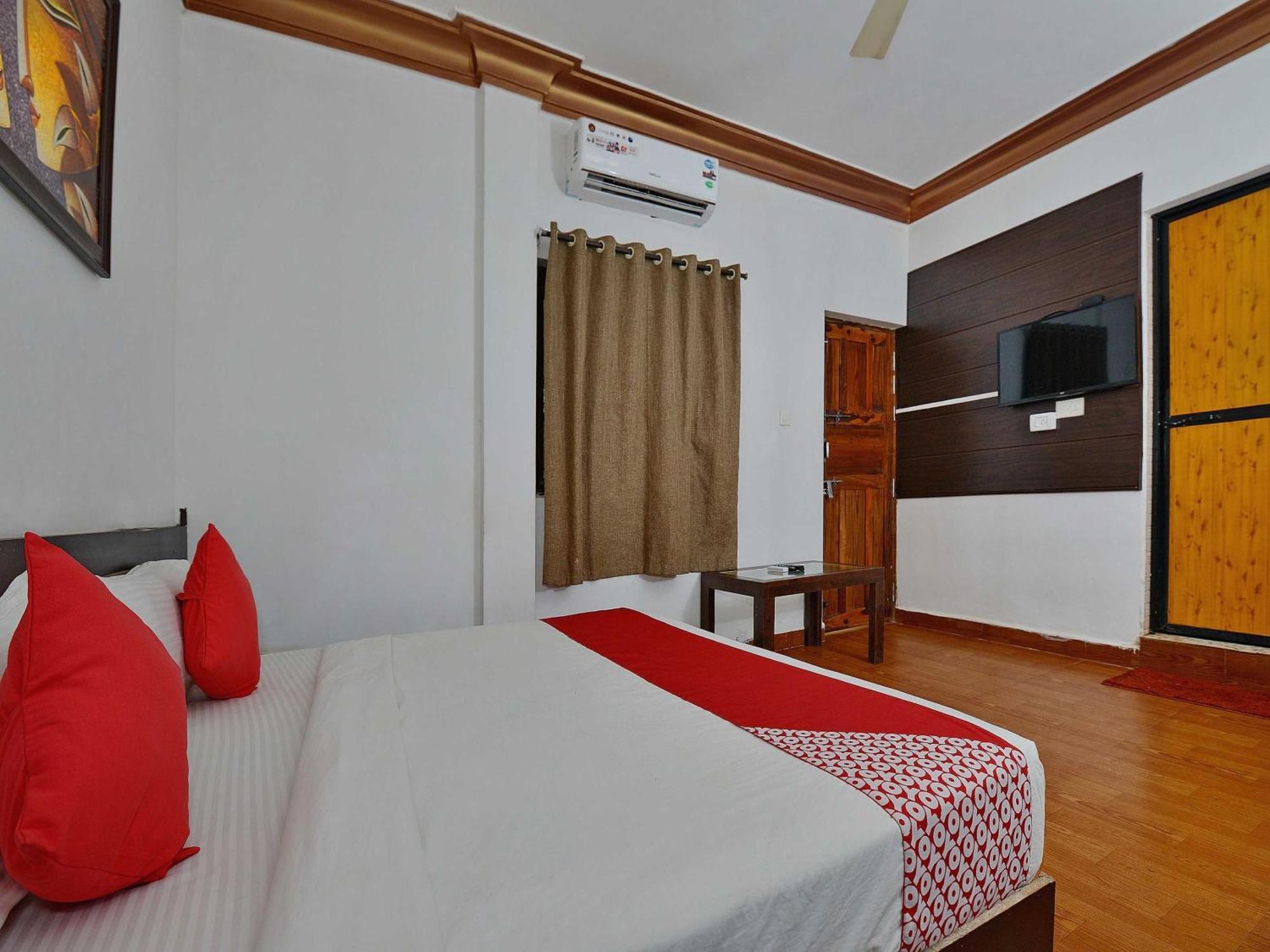 Collection O Retreat Morjim Resort Exterior foto