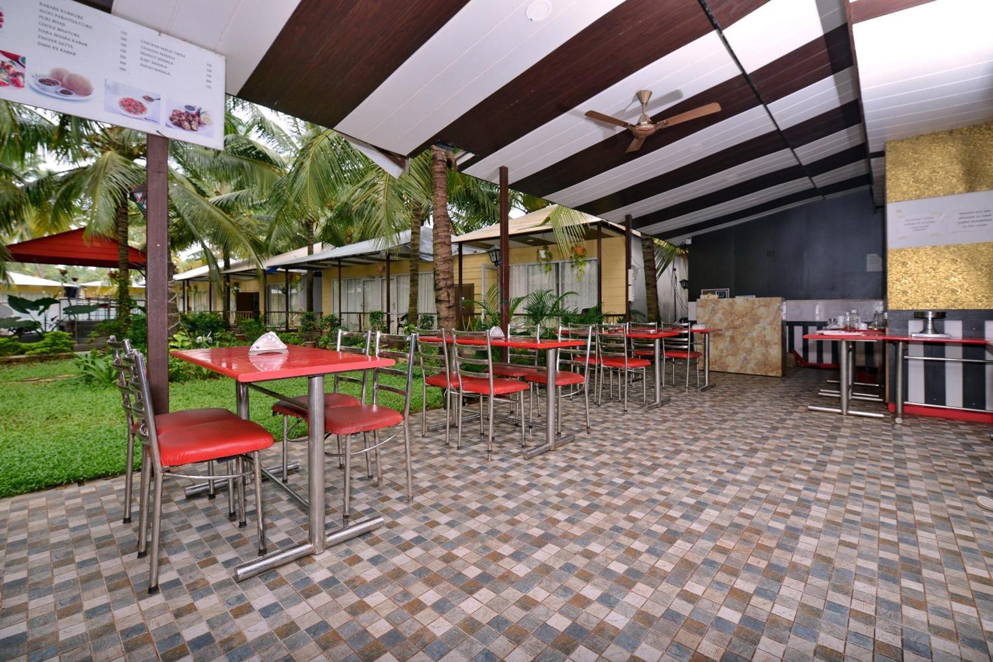 Collection O Retreat Morjim Resort Exterior foto